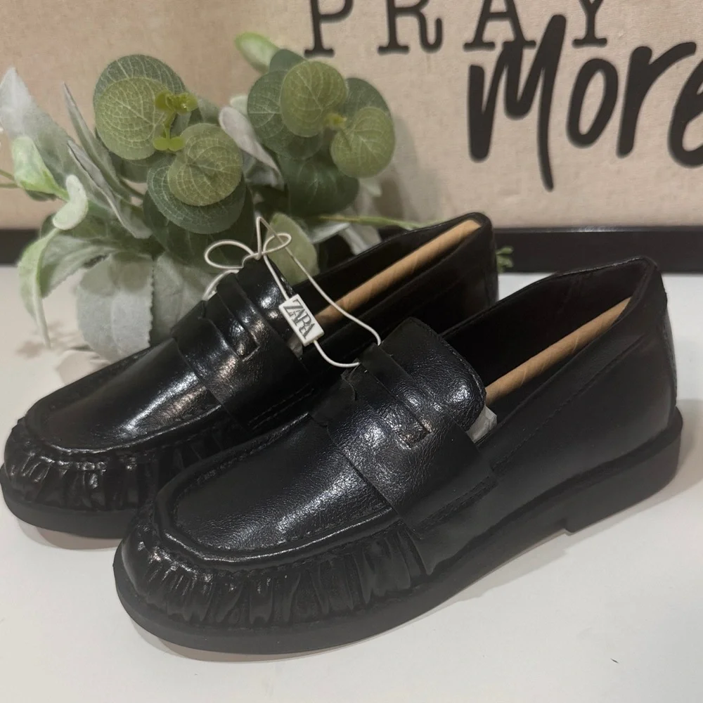Zara Classic Black kids Slip-On Loafers - Picture 2 of 3